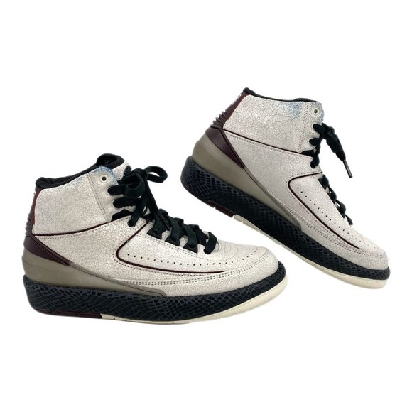 Nike White & Black Maniere Retro Jordans SneakersLeather Upper & Lace Up